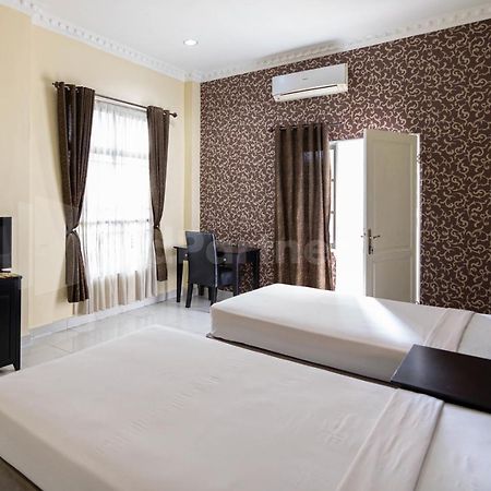 Hotel Carolina Transit Medan Exteriér fotografie