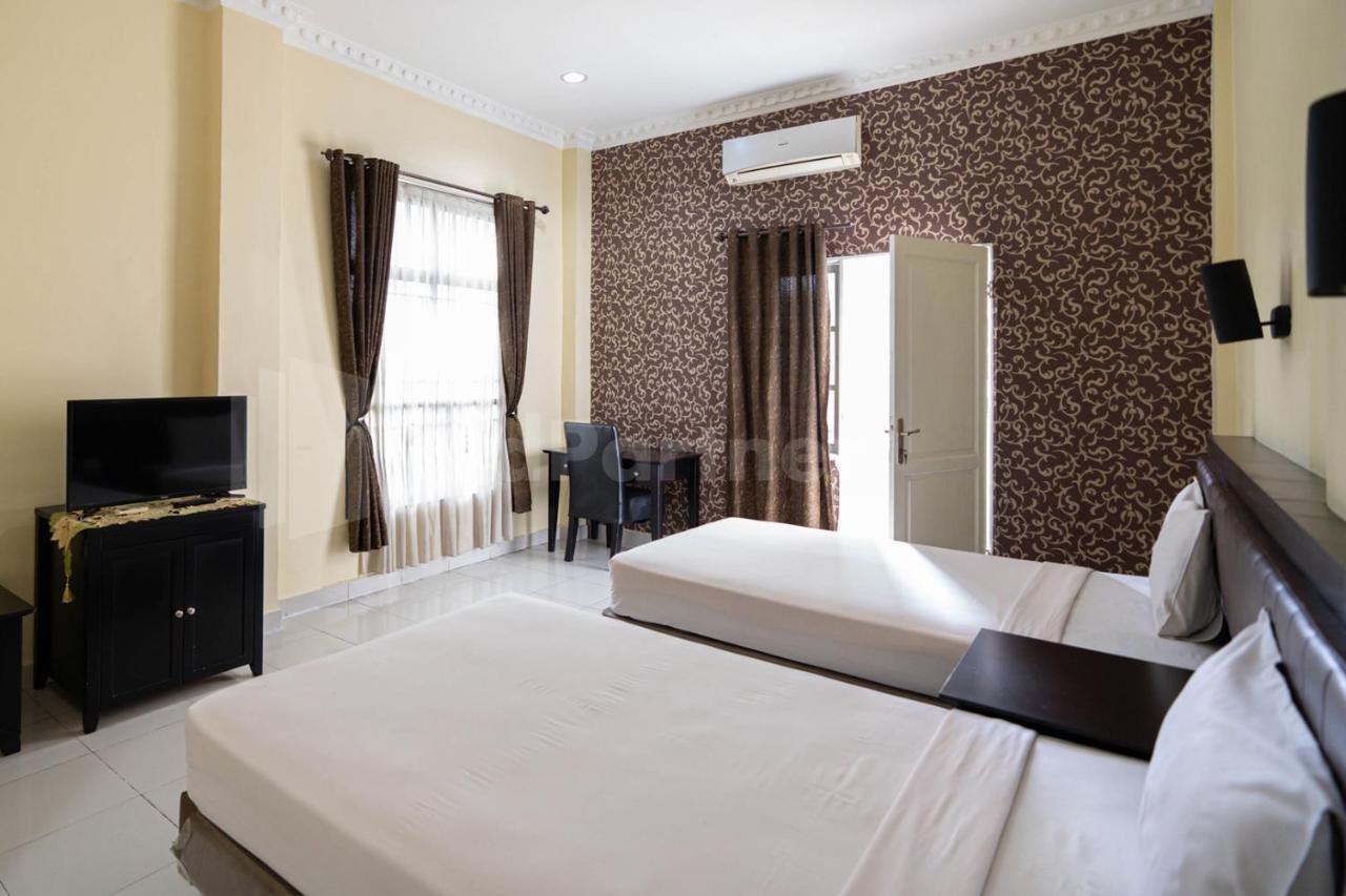 Hotel Carolina Transit Medan Exteriér fotografie