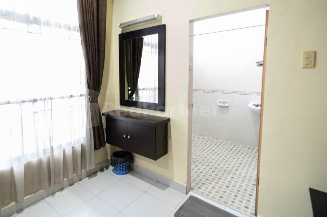 Hotel Carolina Transit Medan Exteriér fotografie
