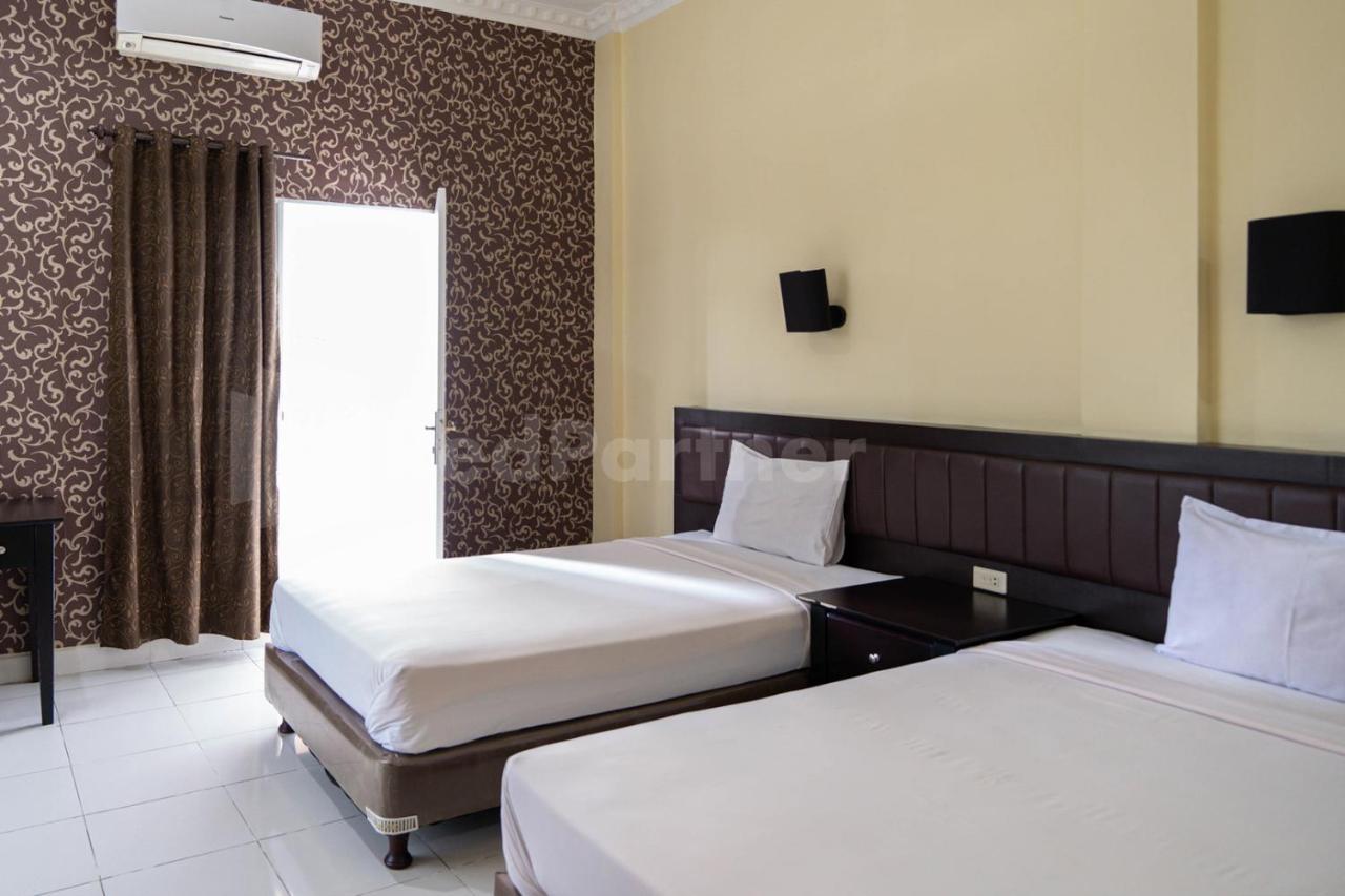 Hotel Carolina Transit Medan Exteriér fotografie