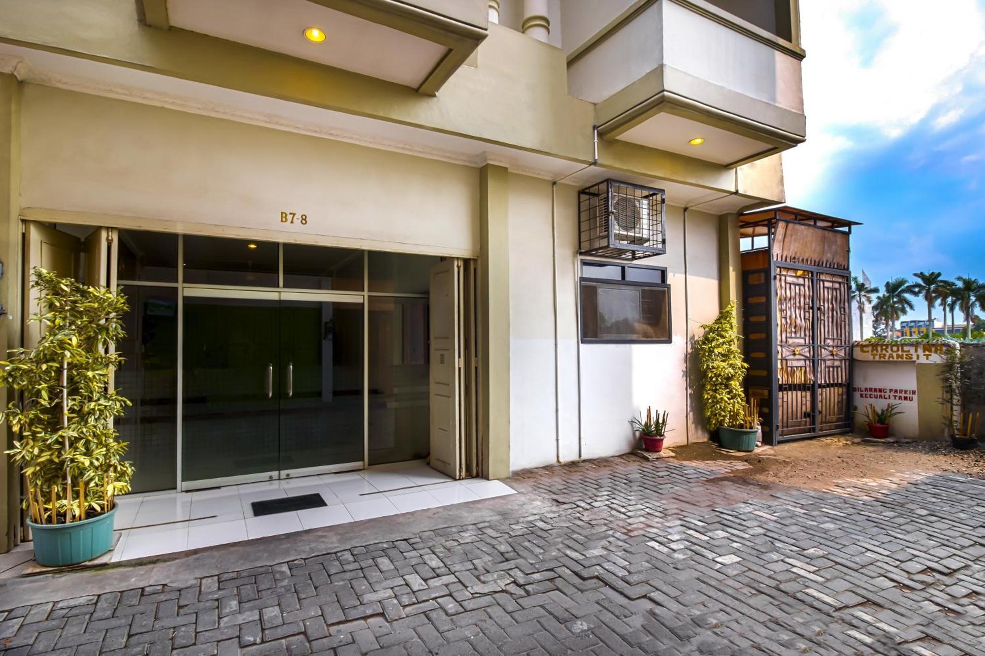 Hotel Carolina Transit Medan Exteriér fotografie