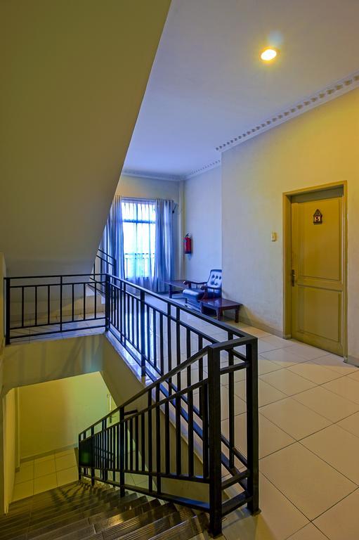 Hotel Carolina Transit Medan Exteriér fotografie