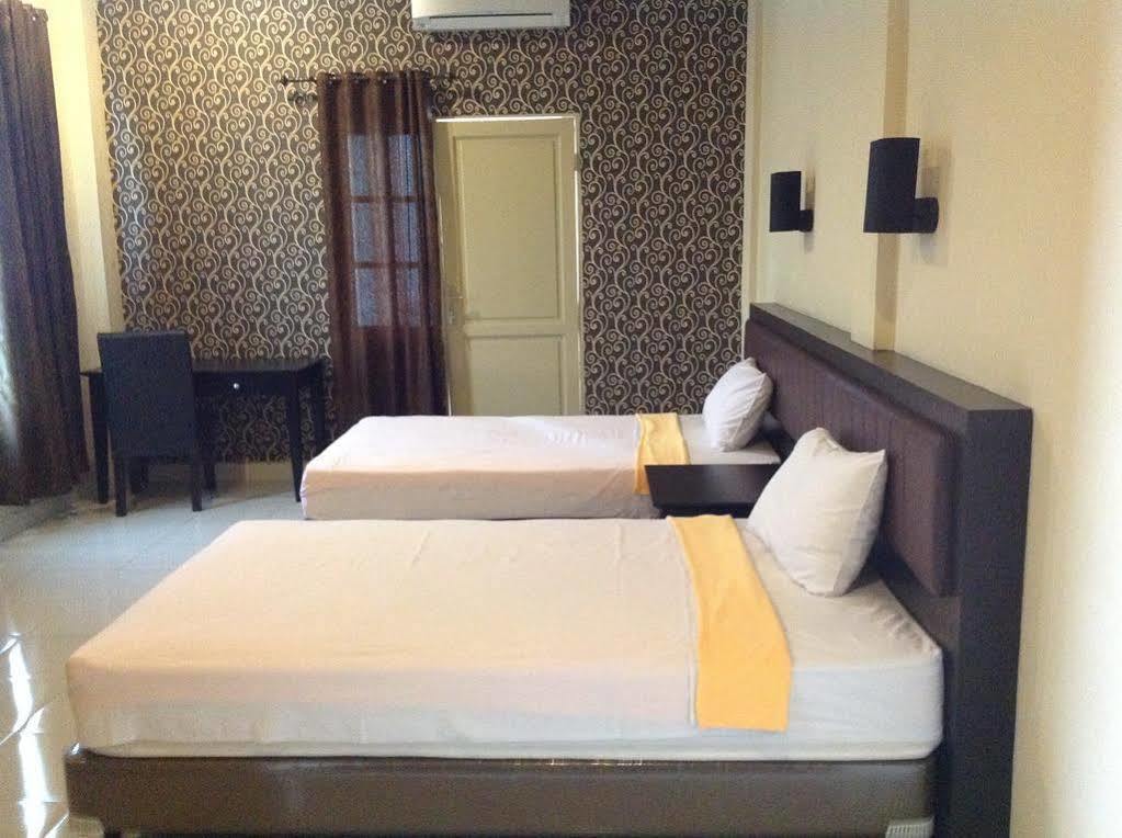 Hotel Carolina Transit Medan Exteriér fotografie